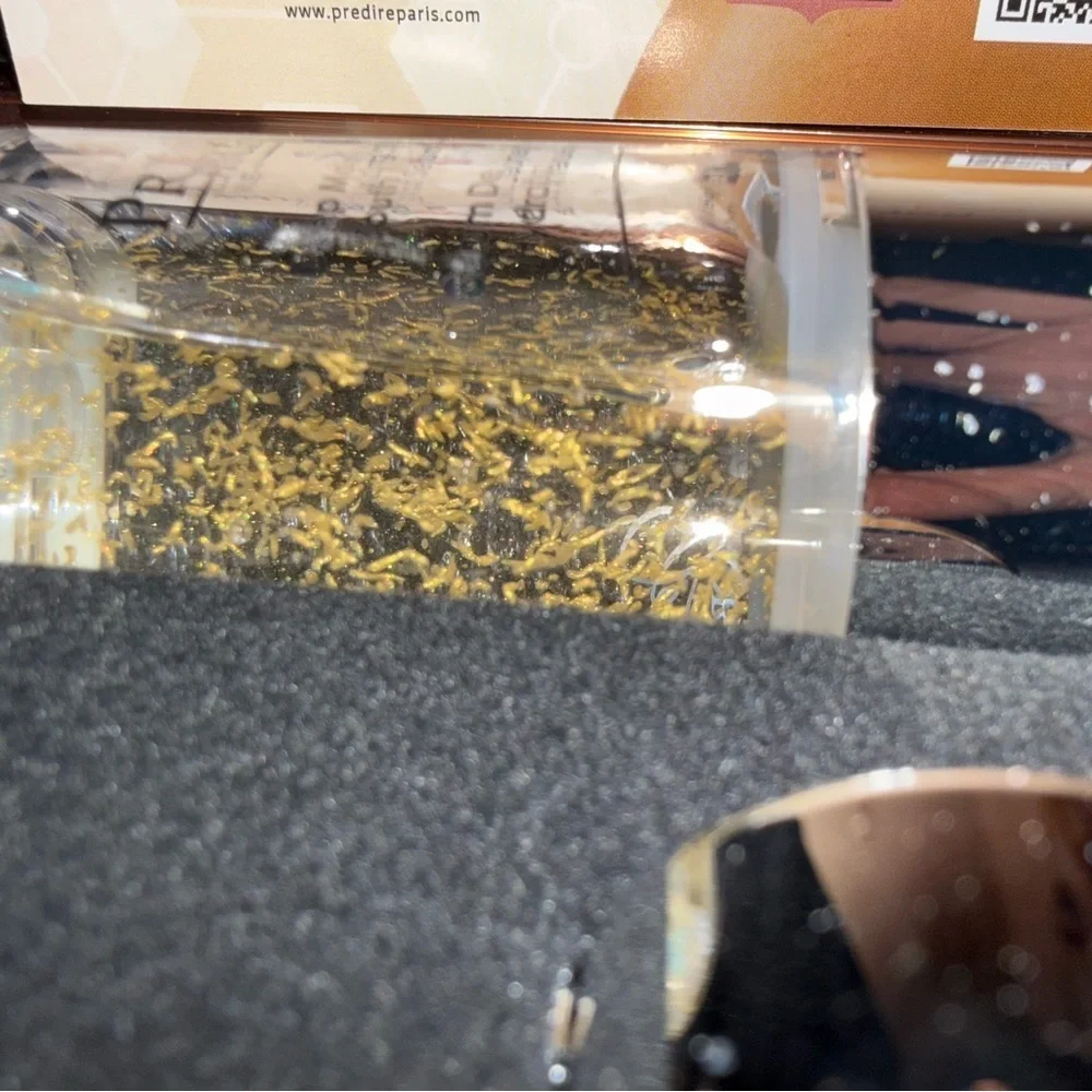 Skin Youth Collection - Black Suitcase with rose gold trim - Picture 5 of 5